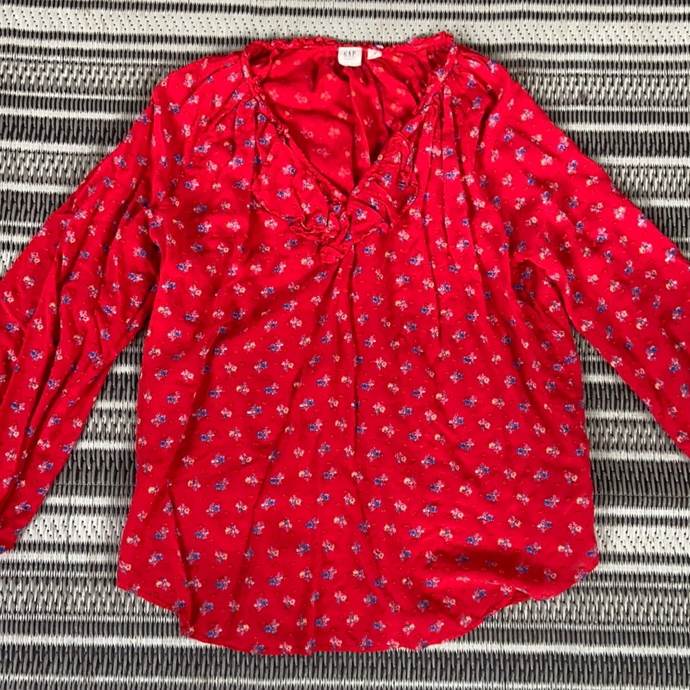 Gap maternity shirt